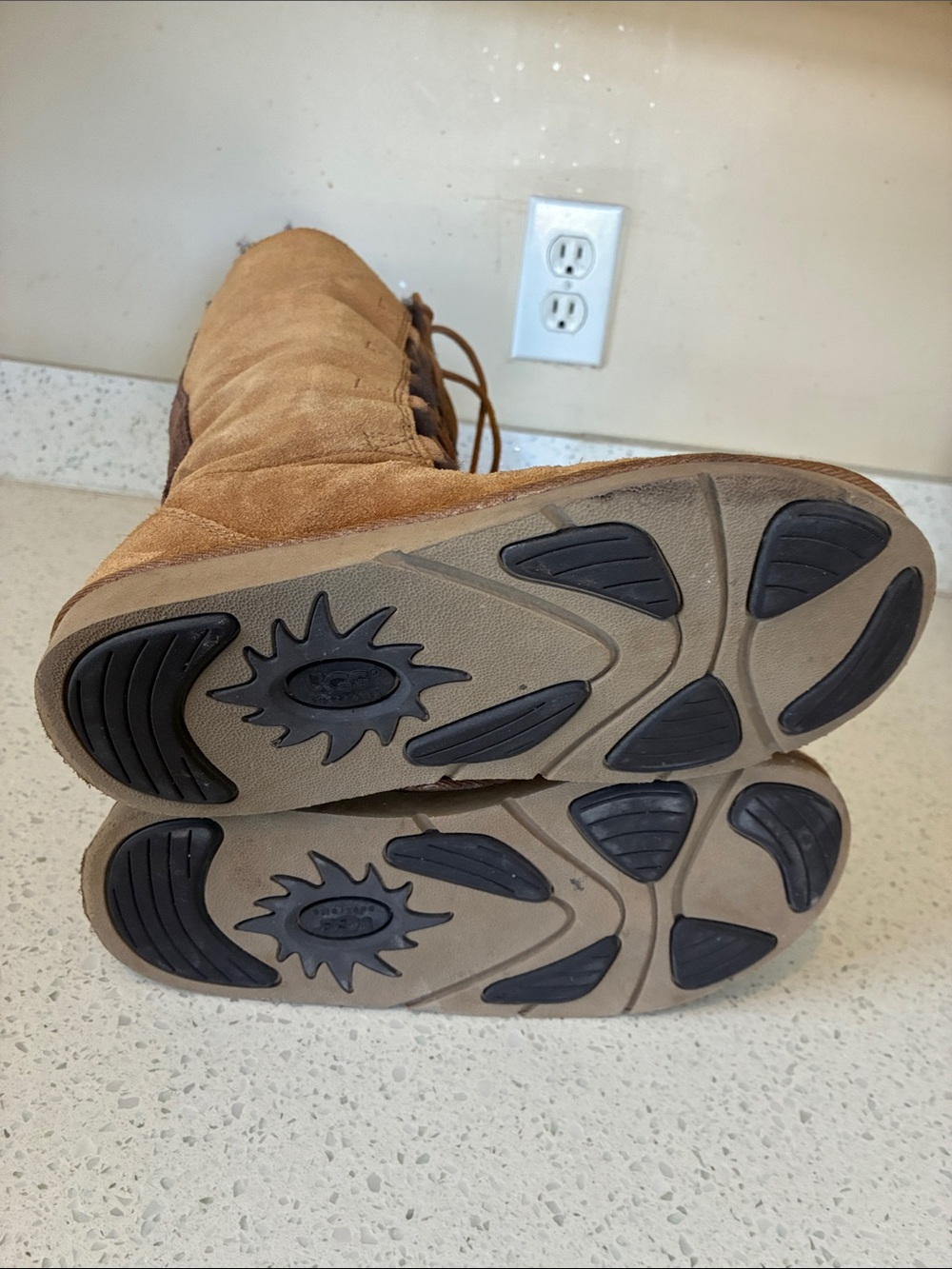 UGG Boots - Picture 6 of 7